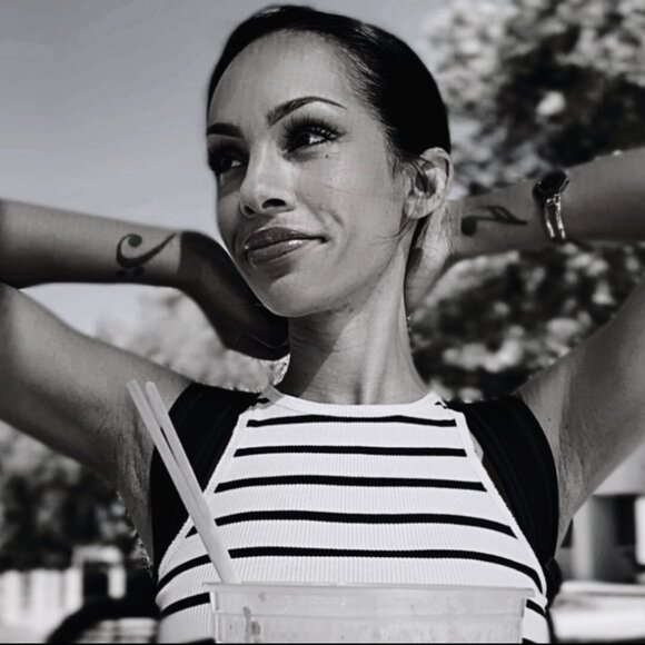 Meet your Posher, Maven - Picture 2 of 2